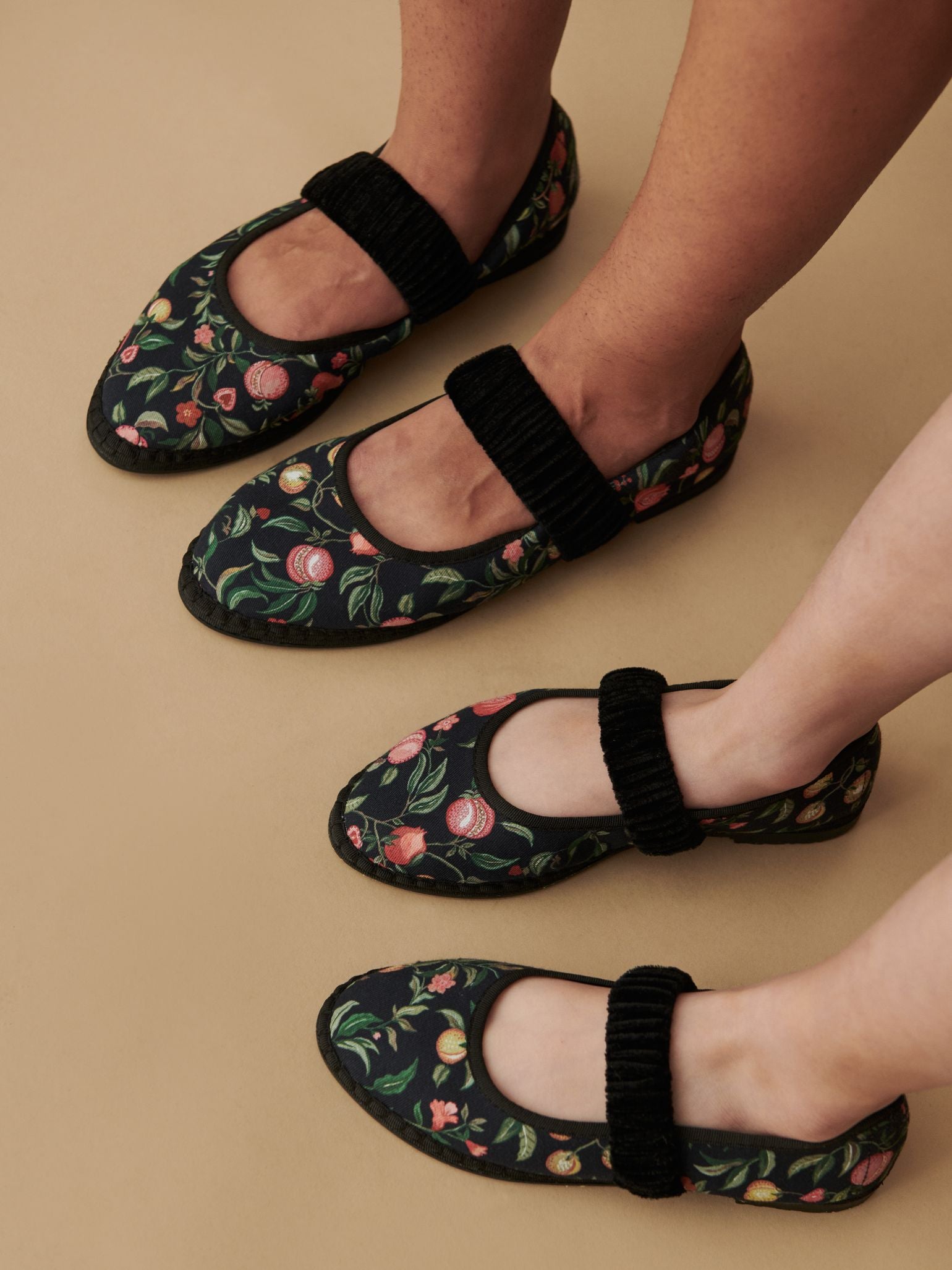 Flabelus x La Coqueta Girl Black Pomegranate Mafalda Mary Jane Shoes