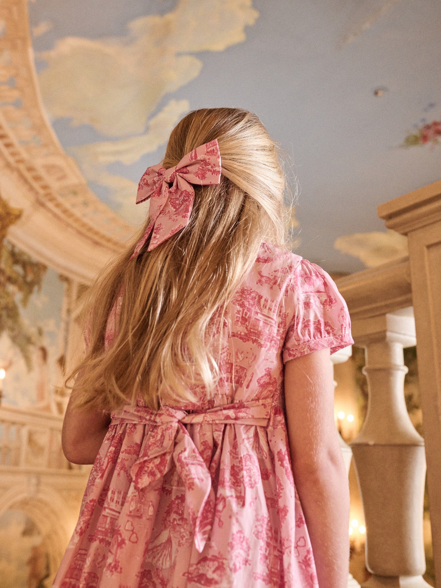 La Coqueta Kids - Nicky Hilton x La Coqueta Pink Toile de Jouy Theodora Girl Hand-Smocked Dress - 7Y La Coqueta Kids - Nicky Hilton x La Coqueta Pink Toile de Jouy Theodora Girl Hand-Smocked Dress - 7Y