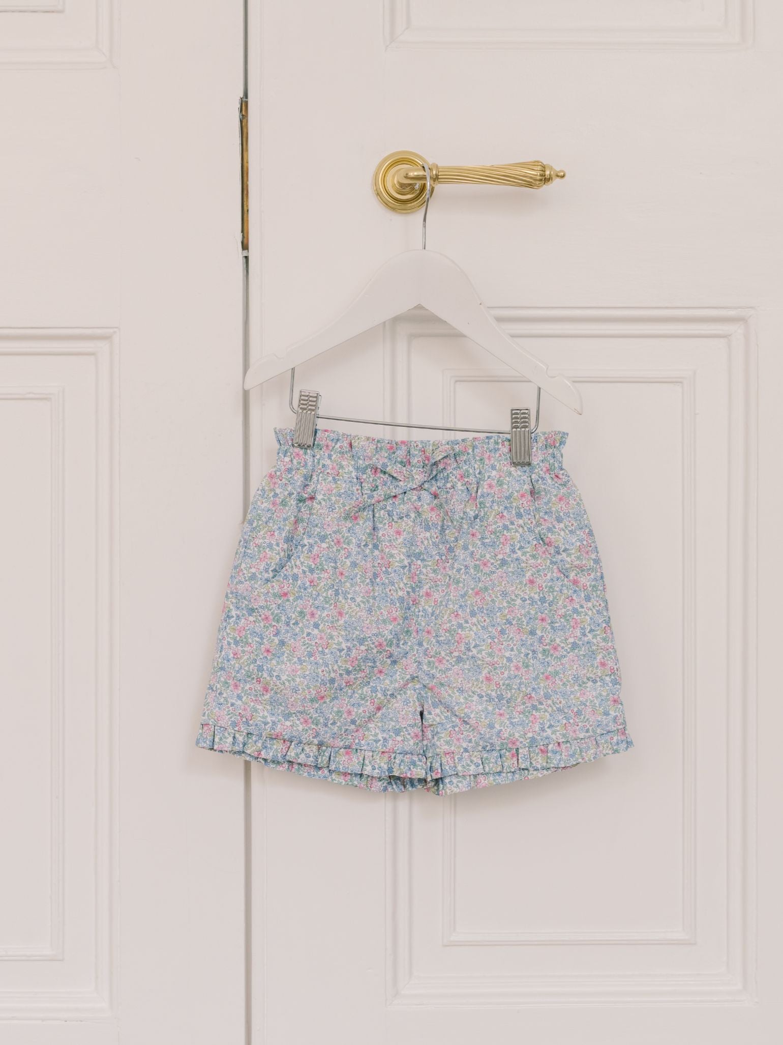 Florentina Girl Top, Flores Girl Shorts & Soft Ribbon Bow Clip Outfit Bundle