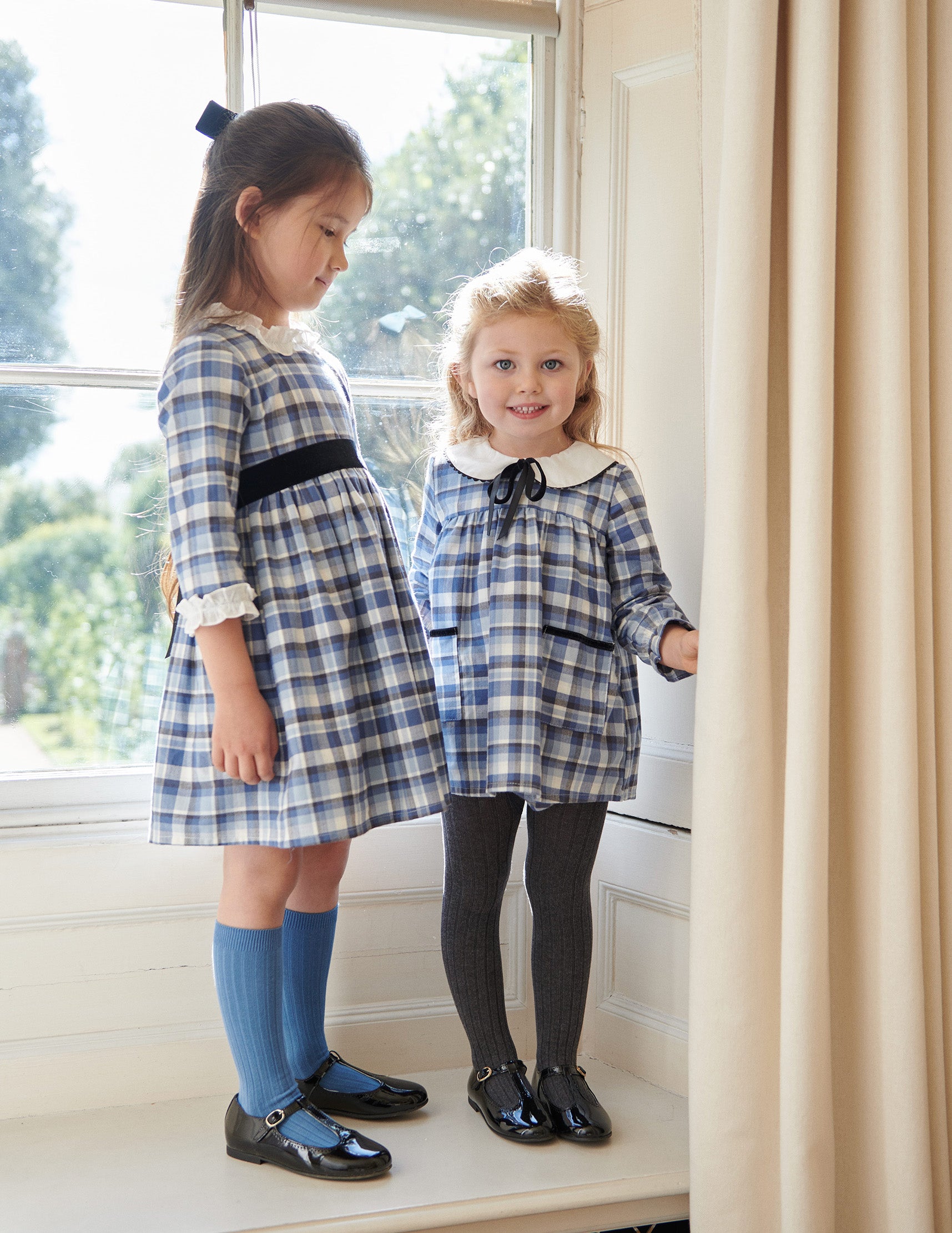 Newborn Heather Gray/Navy Chicago Bears All Dolled Up Three-Piece Bodysuit, Skirt & Booties Set