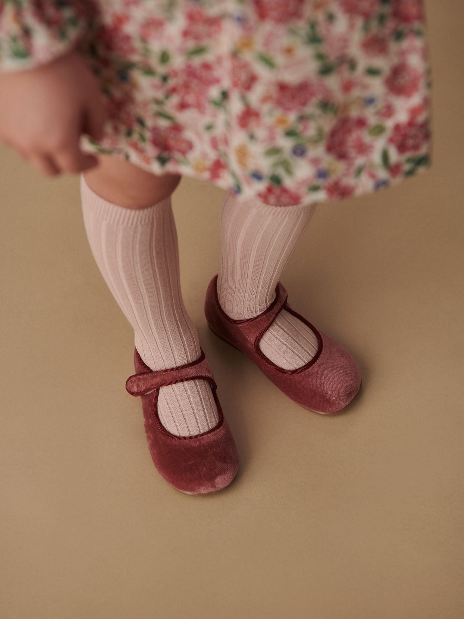 Pale Pink Ribbed Knee High Girl Socks