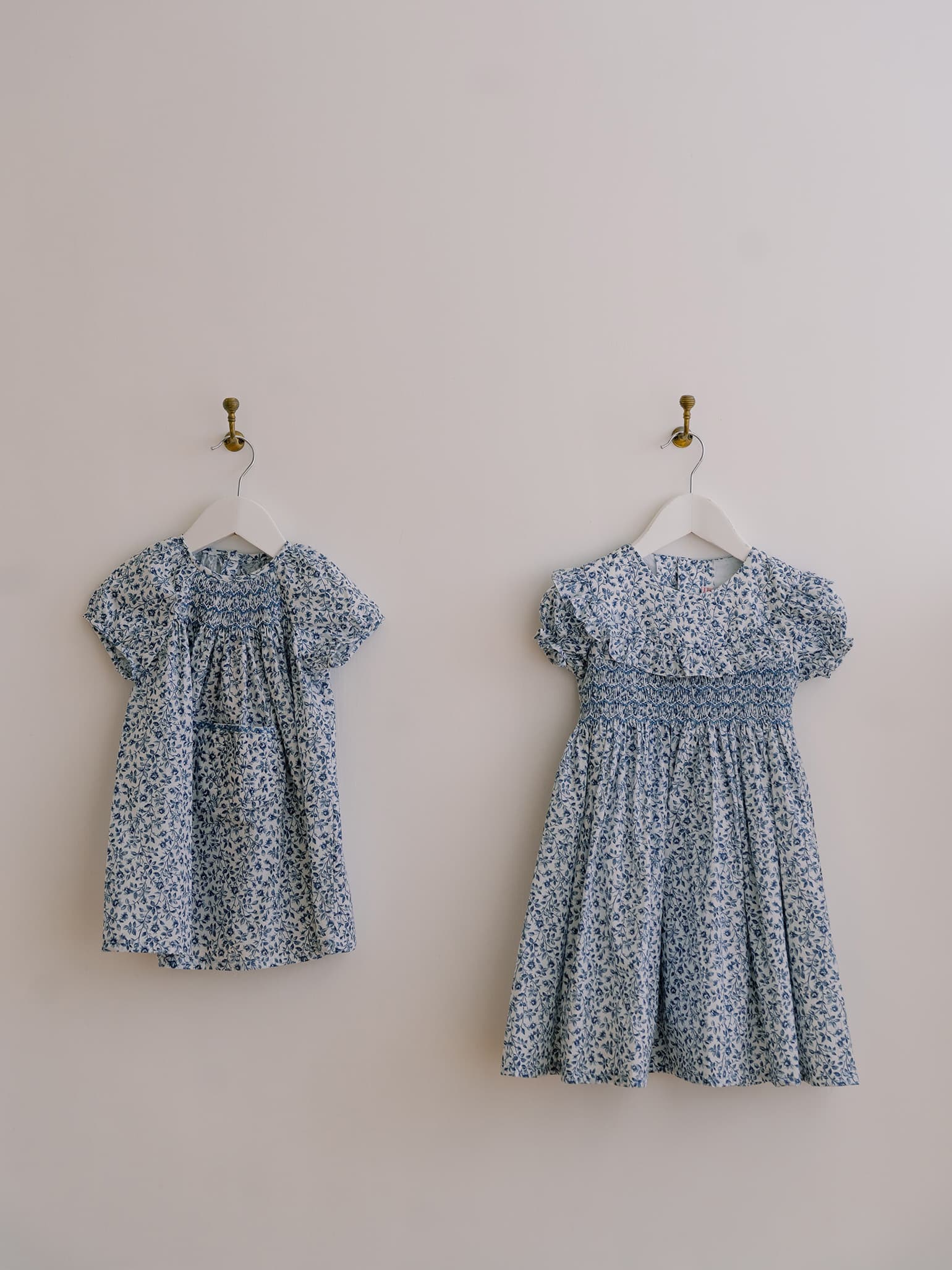 Blue Floral Silvana Girl Hand-Smocked Dress – La Coqueta Kids