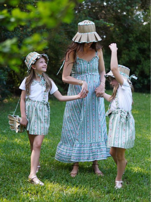 Gold Leather Girl Scallop Mary Jane Shoes | La Coqueta Kids US