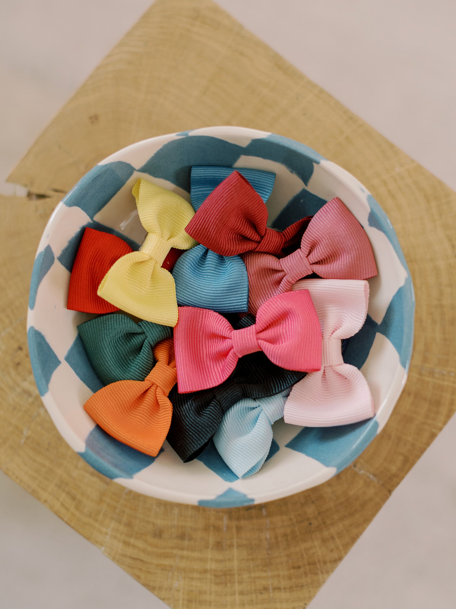 Baby Blue Small Bow Girl Clip – La Coqueta Kids